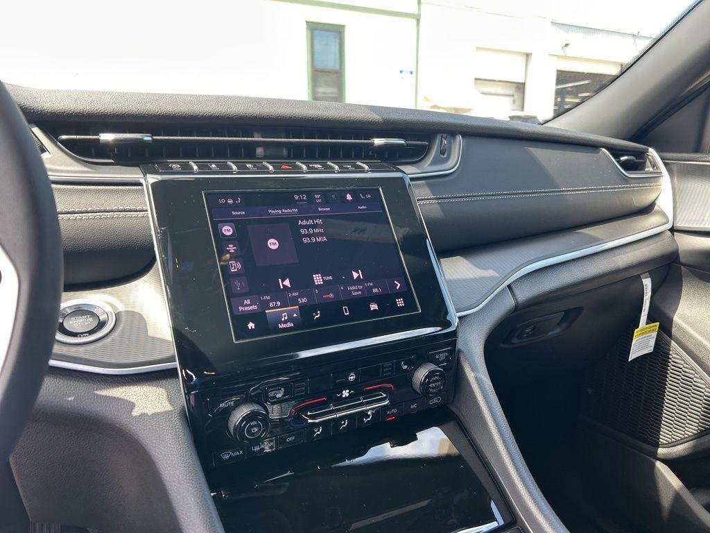 new 2025 Jeep Grand Cherokee car, priced at $28,496