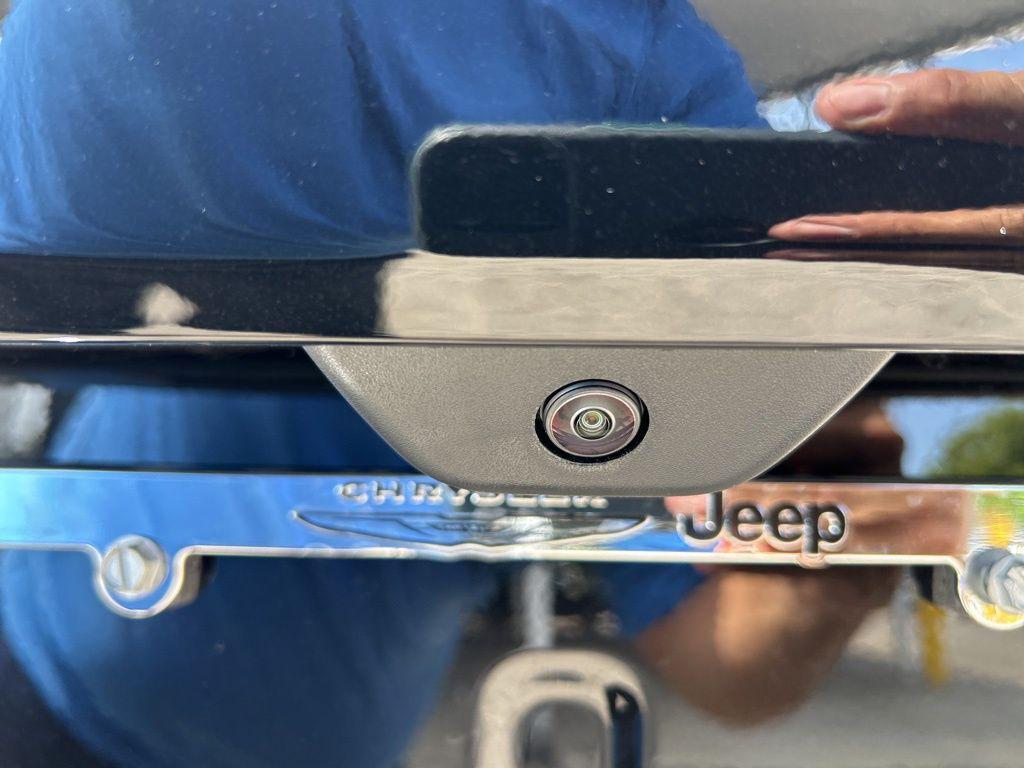 new 2025 Jeep Grand Cherokee car, priced at $28,496