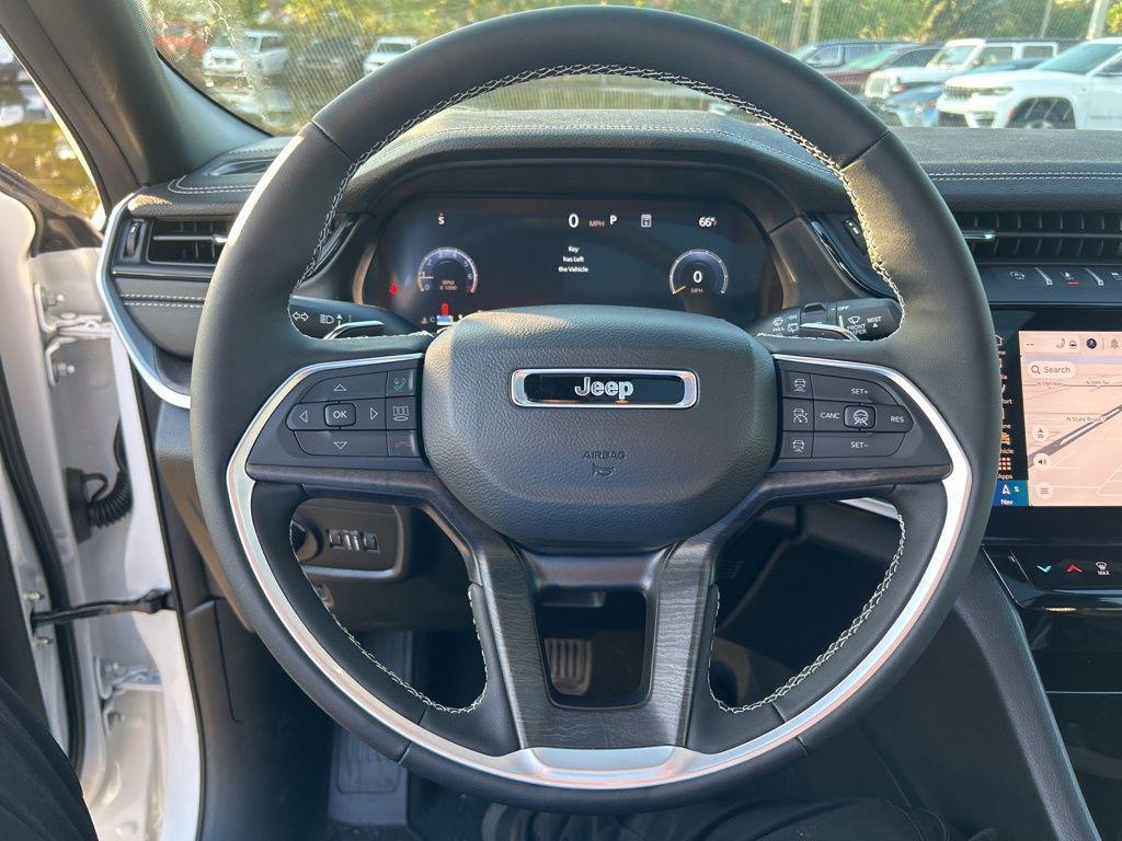 new 2026 Jeep Grand Cherokee car, priced at $43,871