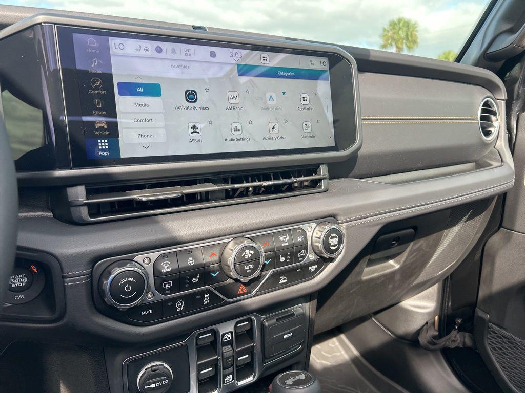 new 2025 Jeep Wrangler car, priced at $45,108