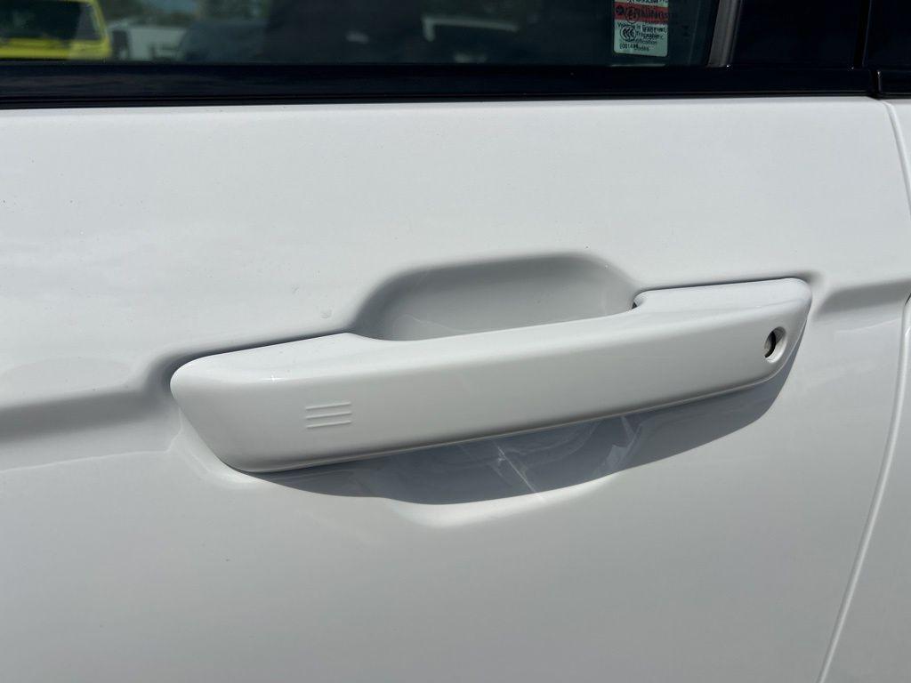 new 2025 Jeep Grand Cherokee car, priced at $40,013