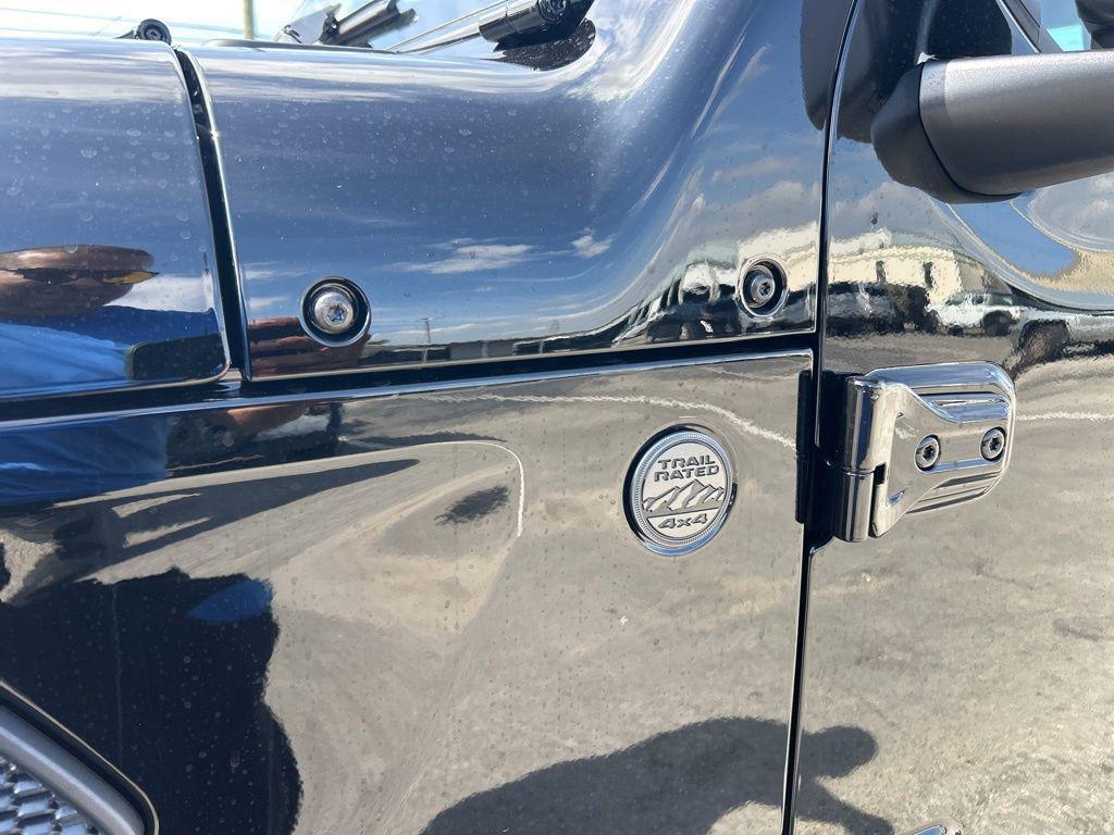 new 2026 Jeep Gladiator car, priced at $36,898