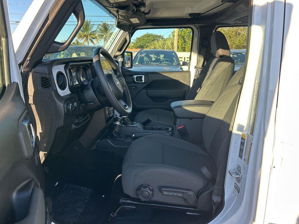 new 2026 Jeep Gladiator car, priced at $37,510