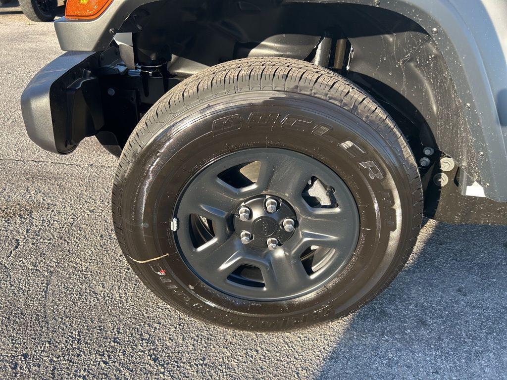 new 2026 Jeep Gladiator car, priced at $37,510