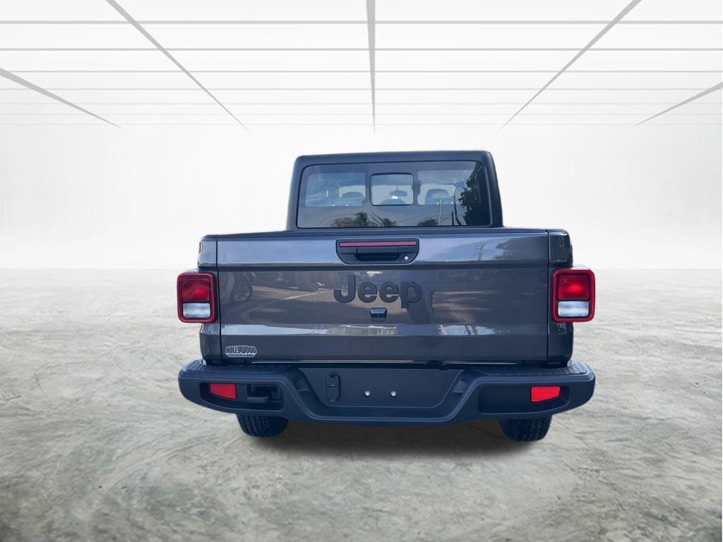 new 2026 Jeep Gladiator car, priced at $40,208