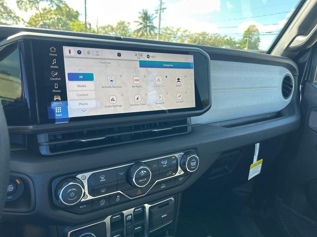 new 2026 Jeep Gladiator car, priced at $38,028