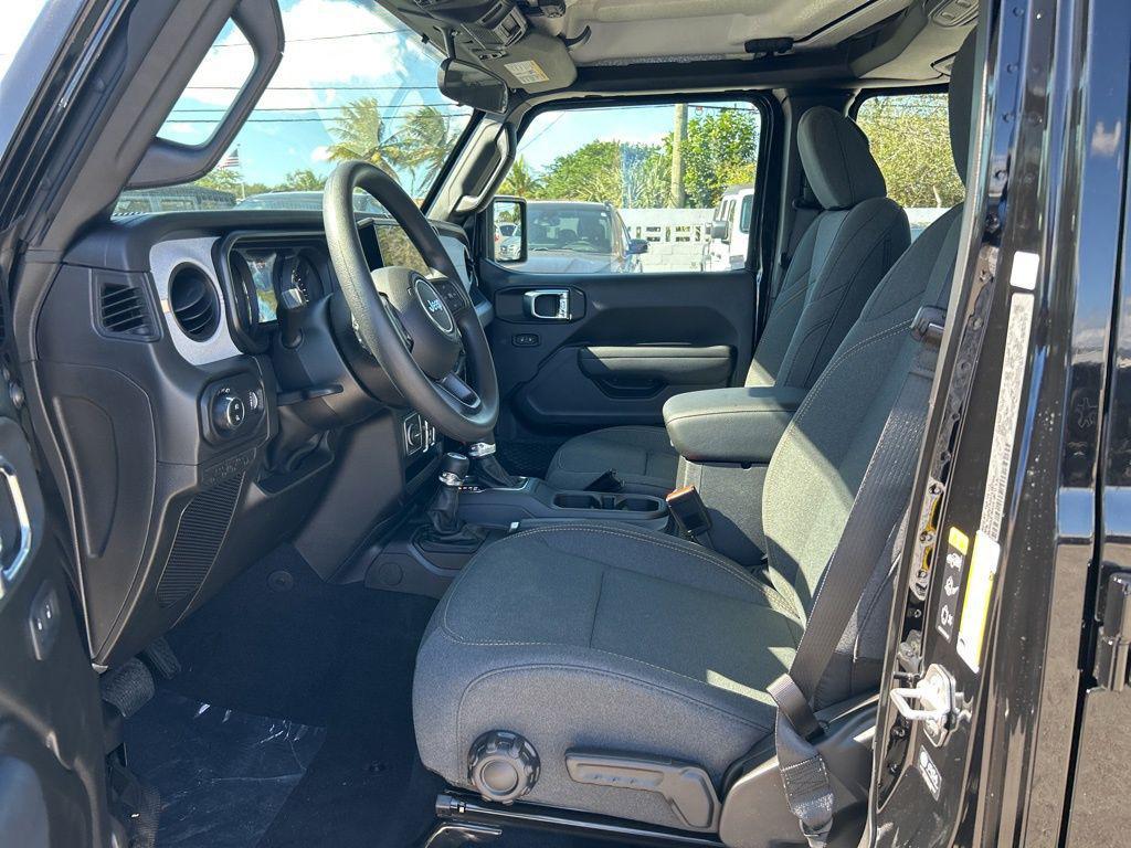 new 2026 Jeep Gladiator car, priced at $38,028