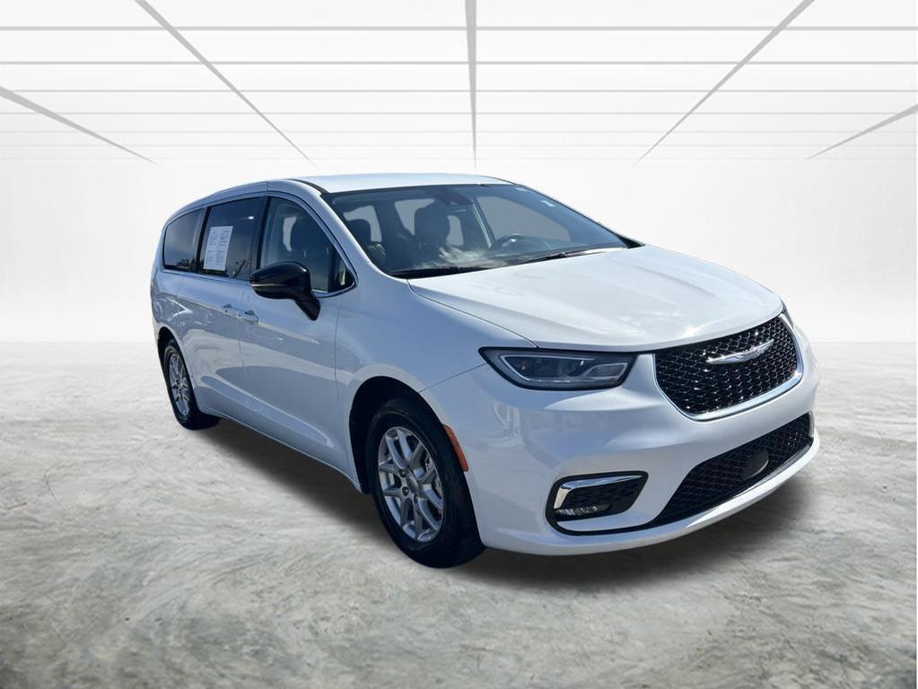 used 2024 Chrysler Pacifica car, priced at $22,712