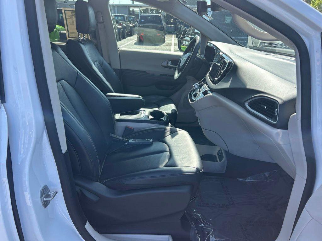 used 2024 Chrysler Pacifica car, priced at $22,712
