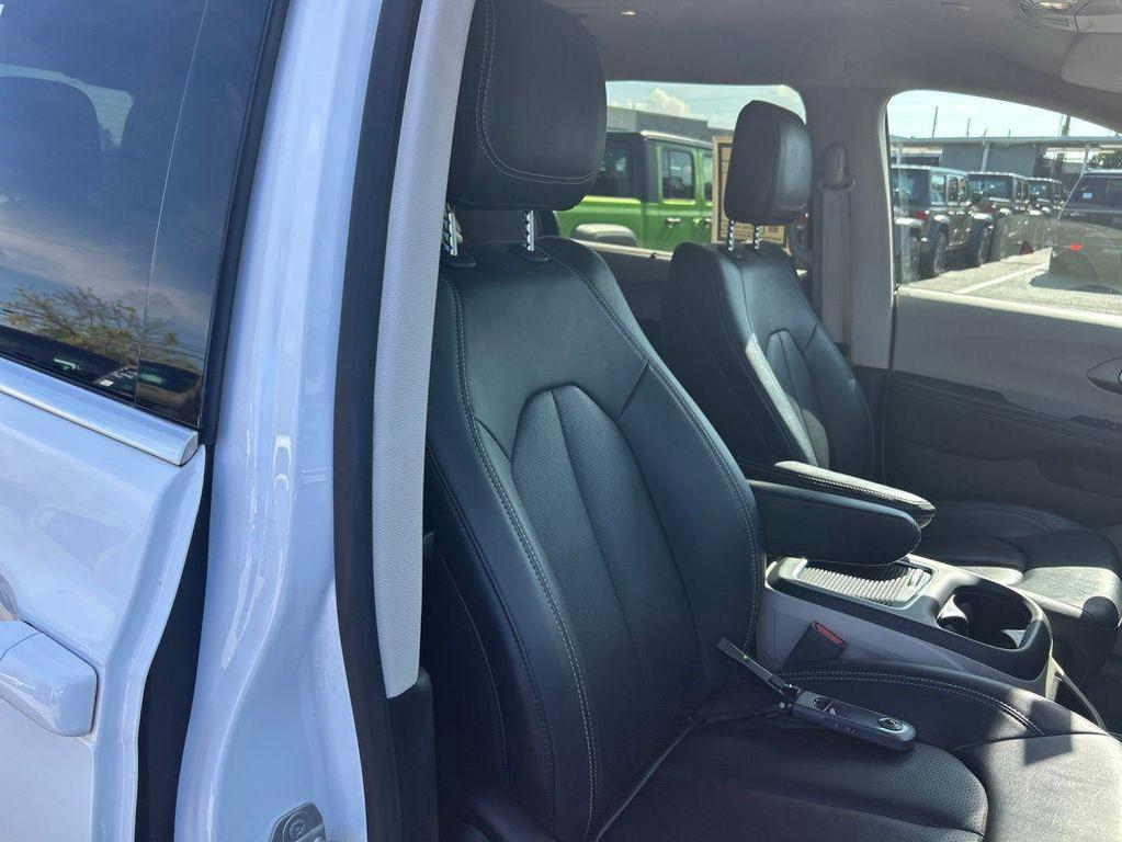 used 2024 Chrysler Pacifica car, priced at $22,712