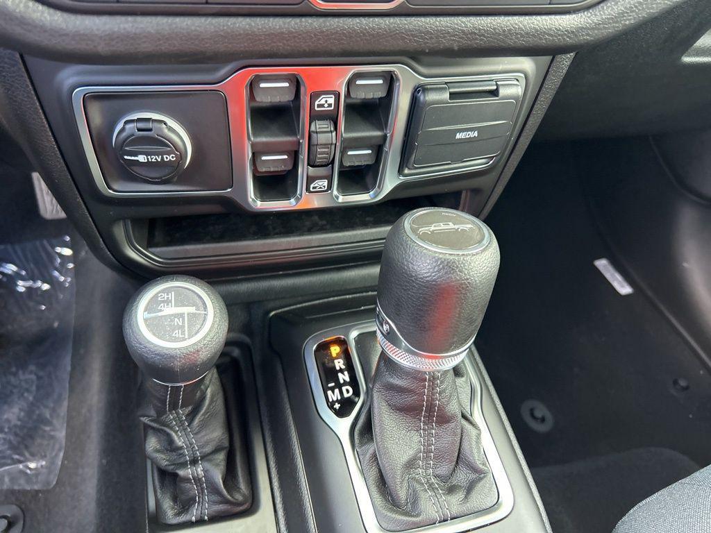 new 2026 Jeep Gladiator car, priced at $37,275