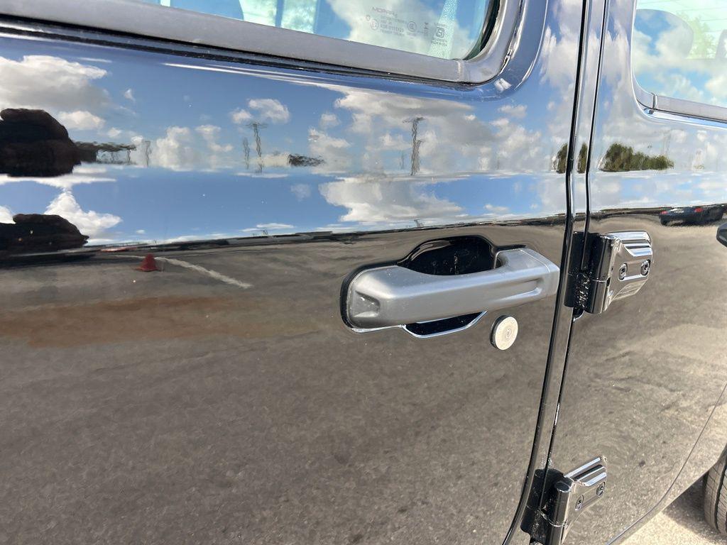 new 2026 Jeep Gladiator car, priced at $37,275