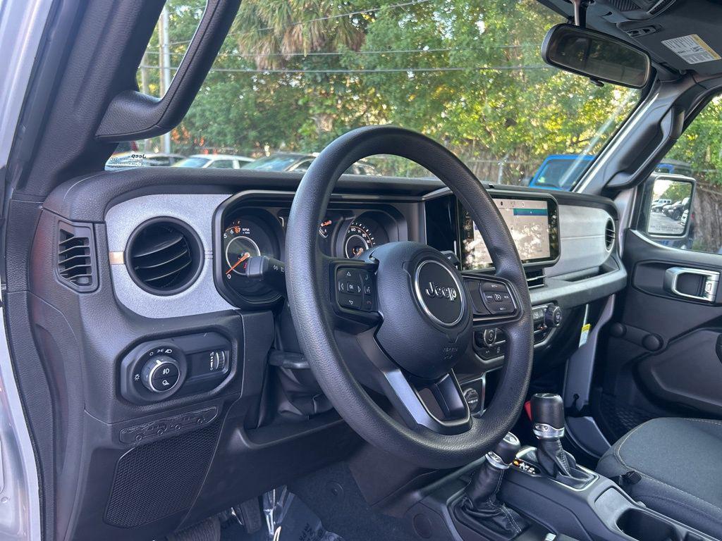 used 2024 Jeep Gladiator car, priced at $31,934