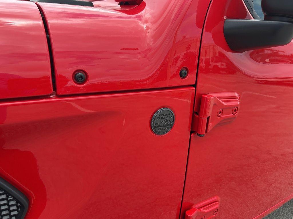 new 2025 Jeep Wrangler car, priced at $42,107