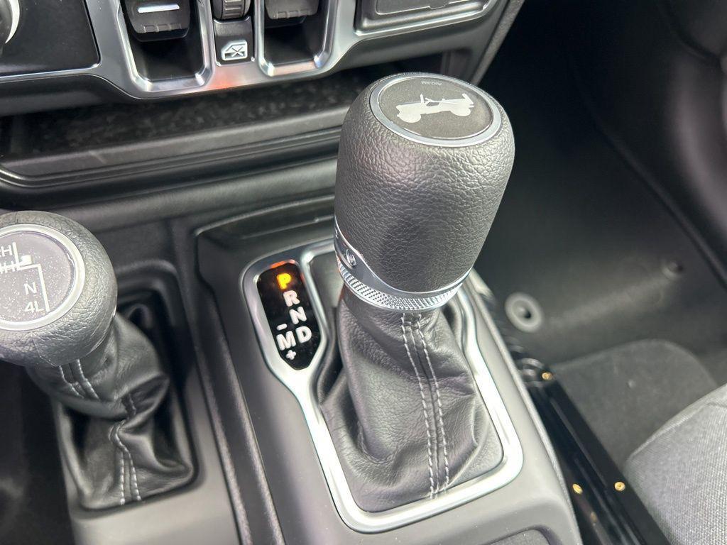 new 2025 Jeep Wrangler car, priced at $42,107