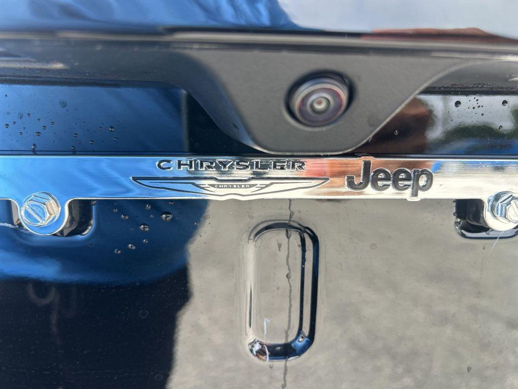 new 2025 Jeep Compass car, priced at $31,059