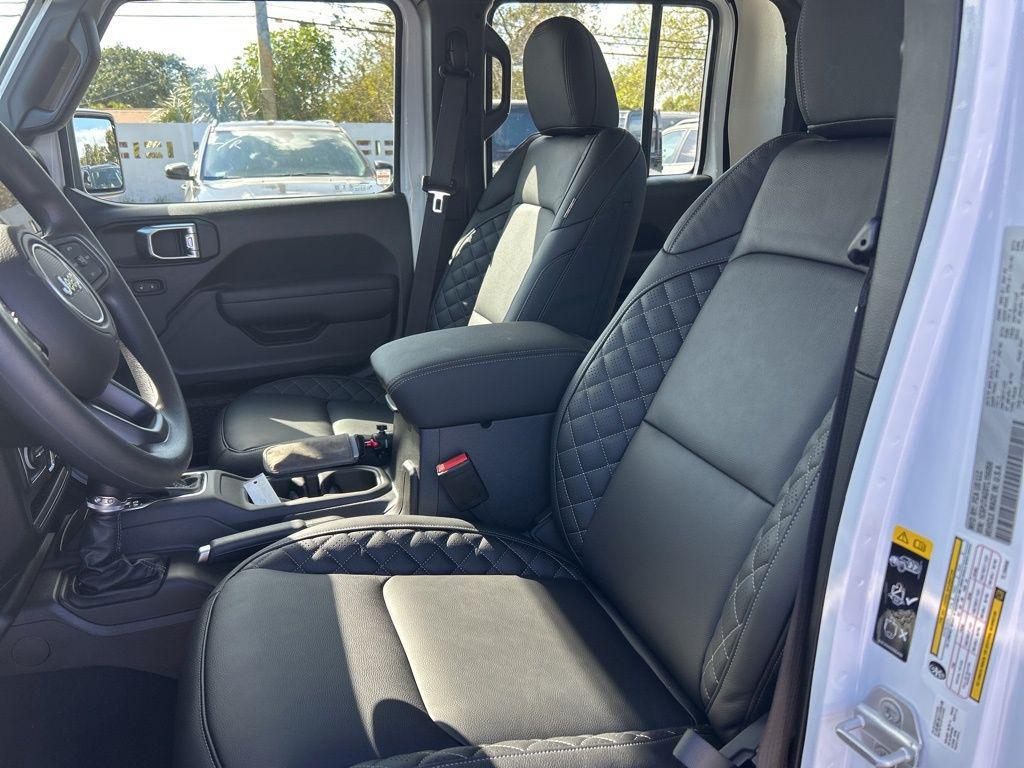 new 2026 Jeep Gladiator car, priced at $56,599