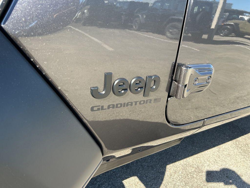 new 2026 Jeep Gladiator car, priced at $36,716
