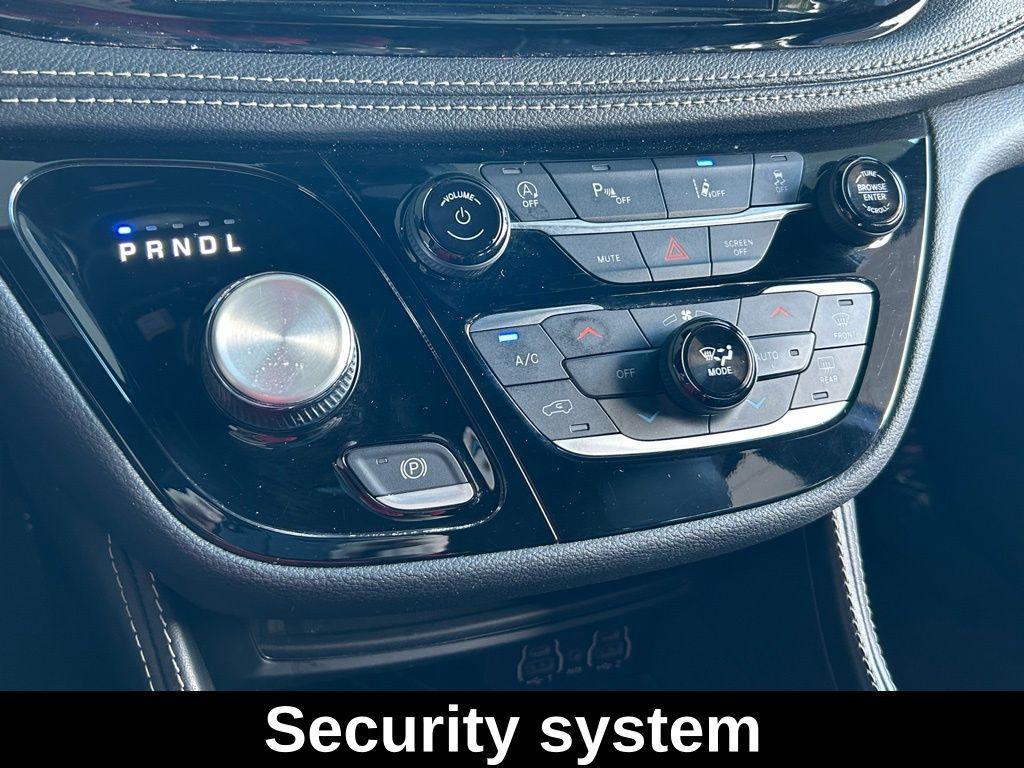 used 2025 Chrysler Pacifica car, priced at $31,500