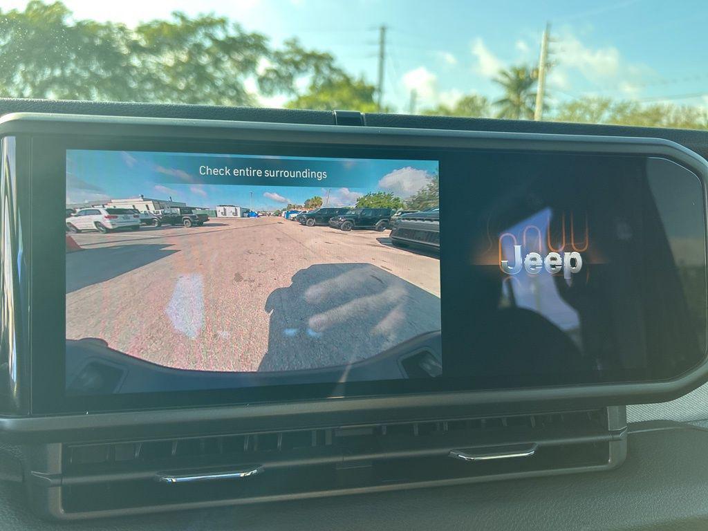 new 2026 Jeep Gladiator car, priced at $38,028