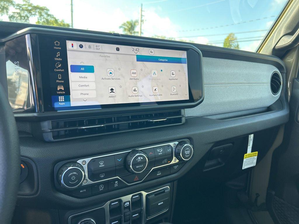 new 2026 Jeep Gladiator car, priced at $38,028