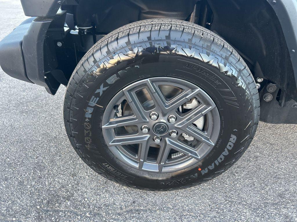 new 2026 Jeep Wrangler car, priced at $39,281