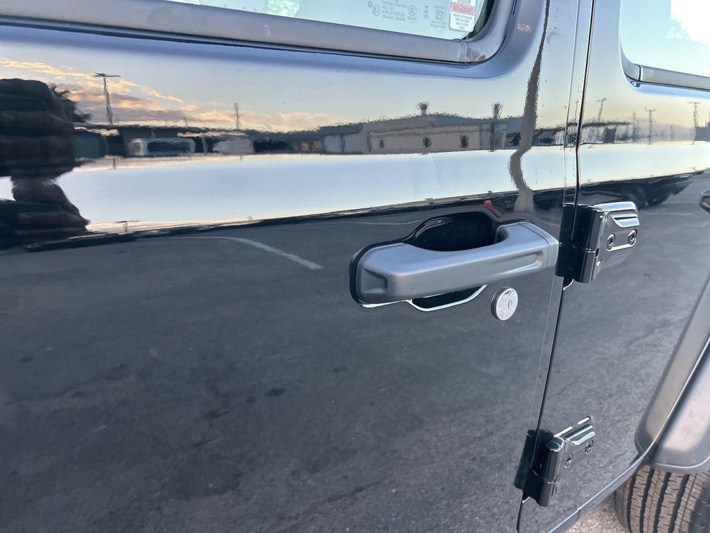 new 2026 Jeep Wrangler car, priced at $39,281