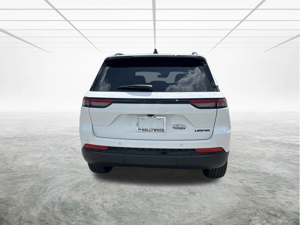 new 2025 Jeep Grand Cherokee car, priced at $39,217