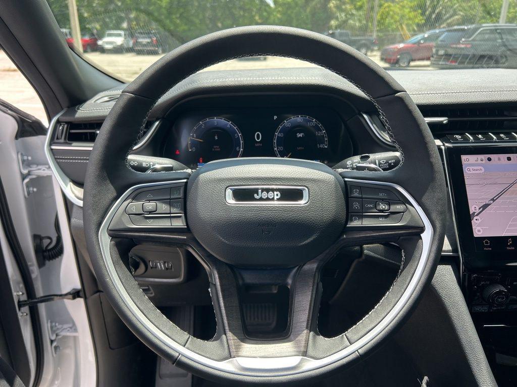 new 2025 Jeep Grand Cherokee car, priced at $39,217