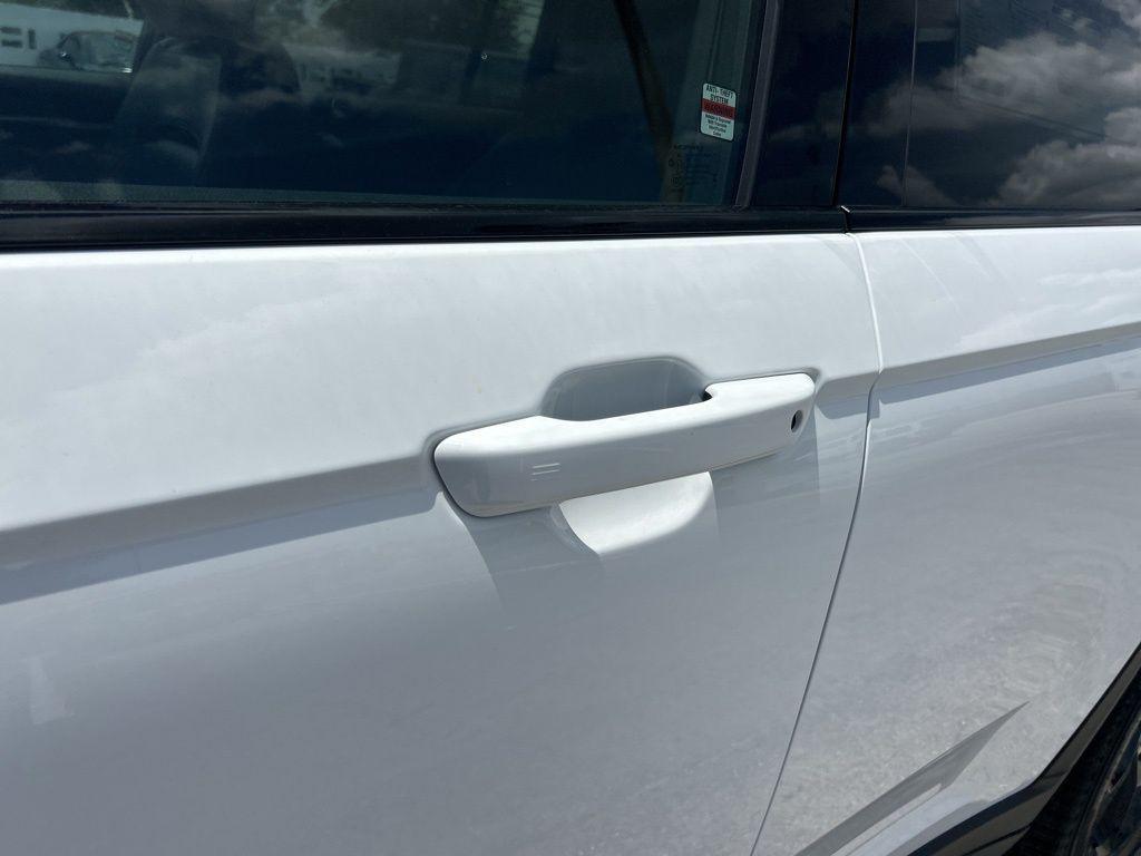 new 2025 Jeep Grand Cherokee car, priced at $39,217