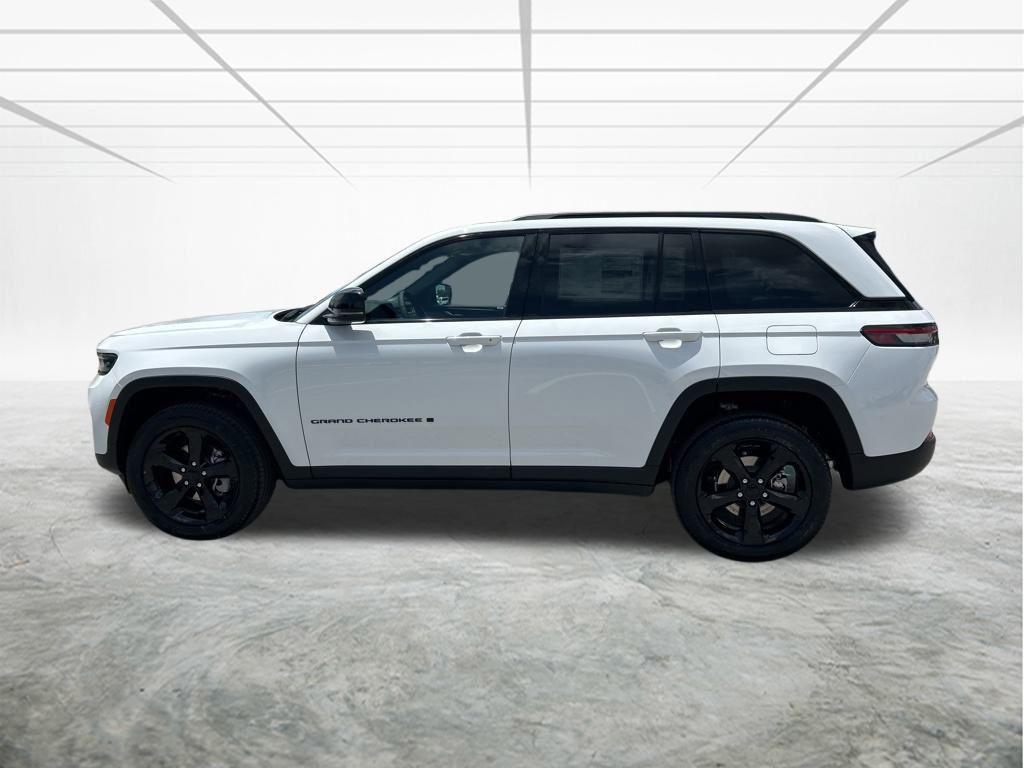 new 2025 Jeep Grand Cherokee car, priced at $39,217