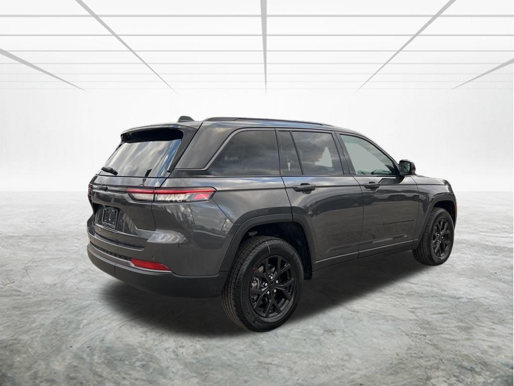 new 2026 Jeep Grand Cherokee car, priced at $43,875