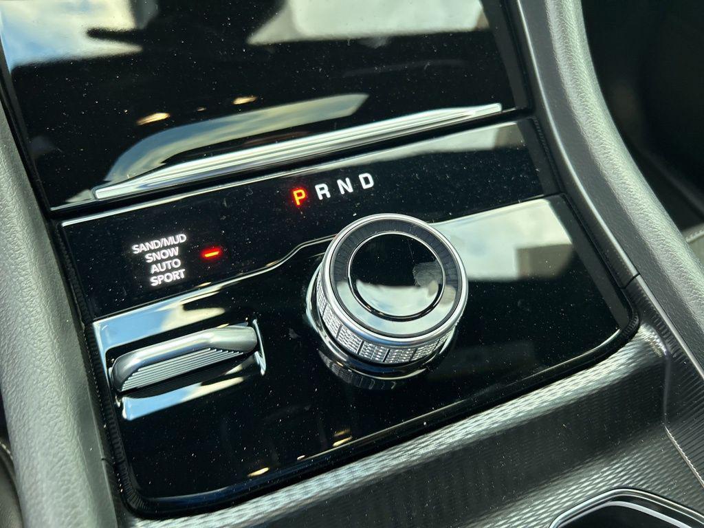 new 2026 Jeep Grand Cherokee car, priced at $43,875