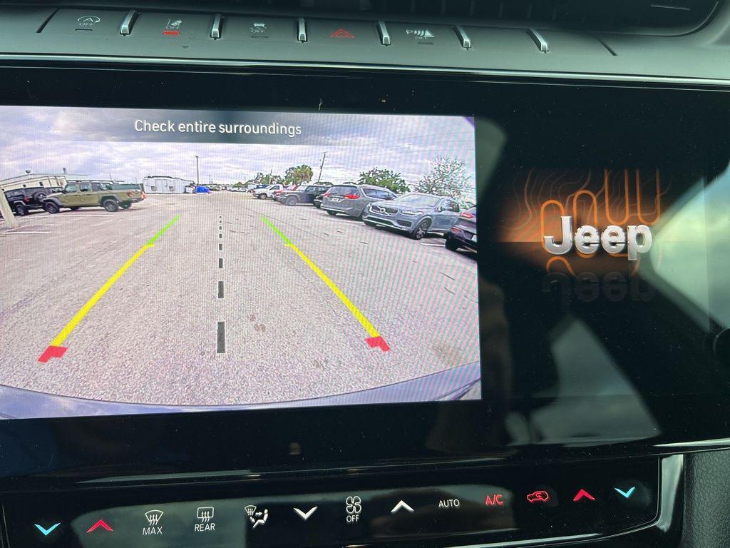 new 2026 Jeep Grand Cherokee car, priced at $43,875