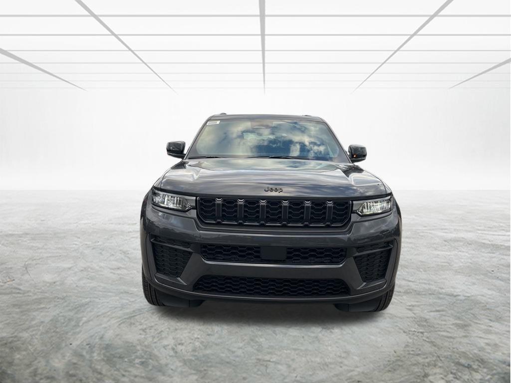 new 2026 Jeep Grand Cherokee car, priced at $43,875