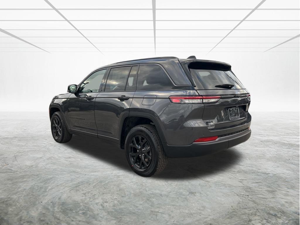 new 2026 Jeep Grand Cherokee car, priced at $43,875