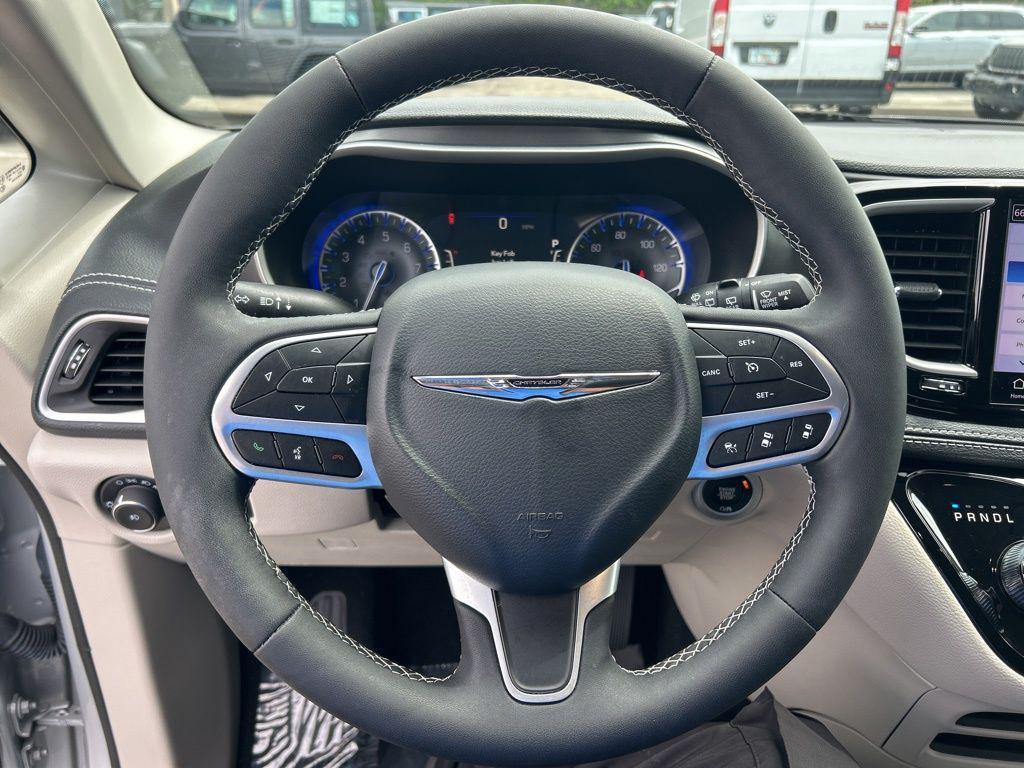 used 2024 Chrysler Pacifica car, priced at $32,175