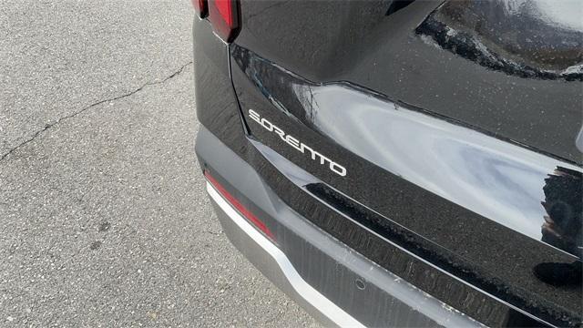used 2025 Kia Sorento car, priced at $33,331