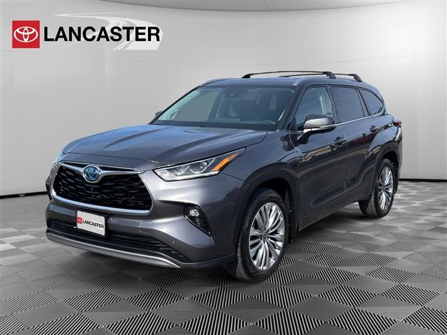 used 2024 Toyota Highlander Hybrid car, priced at $47,499