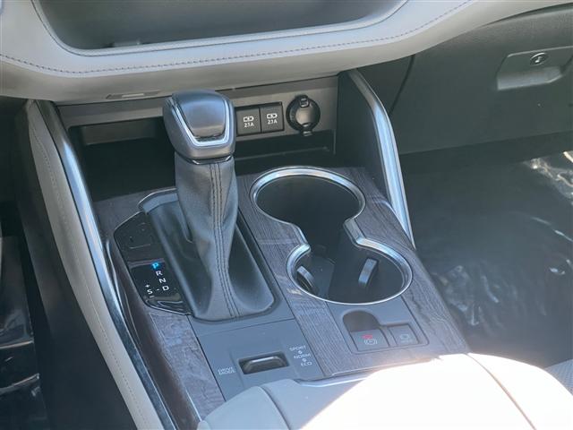 used 2021 Toyota Highlander Hybrid car, priced at $35,998