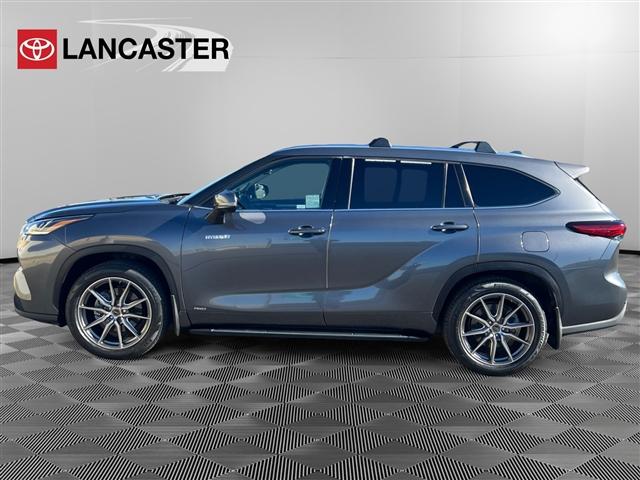 used 2021 Toyota Highlander Hybrid car, priced at $35,998