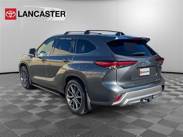 used 2021 Toyota Highlander Hybrid car, priced at $35,998