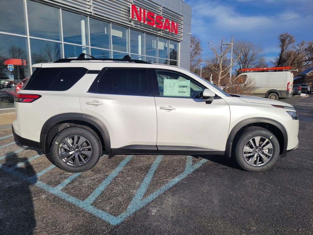 new 2025 Nissan Pathfinder car, priced at $39,825