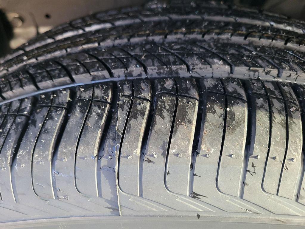 new 2025 Nissan Pathfinder car, priced at $33,475