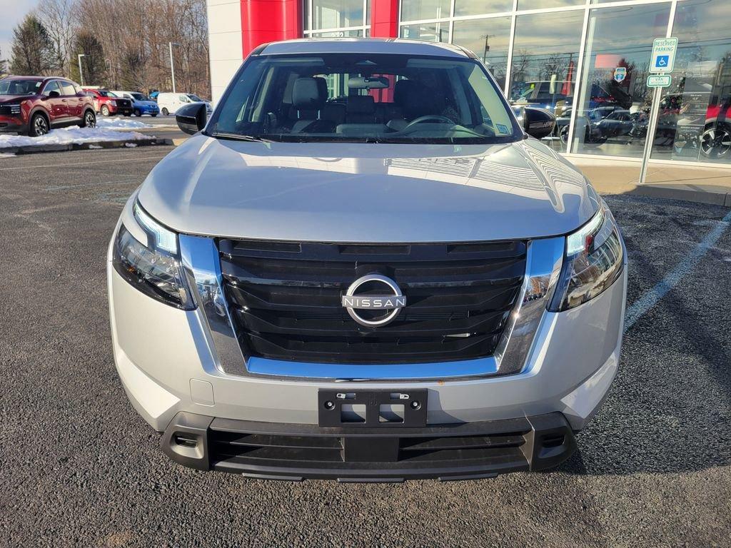 new 2025 Nissan Pathfinder car, priced at $33,475