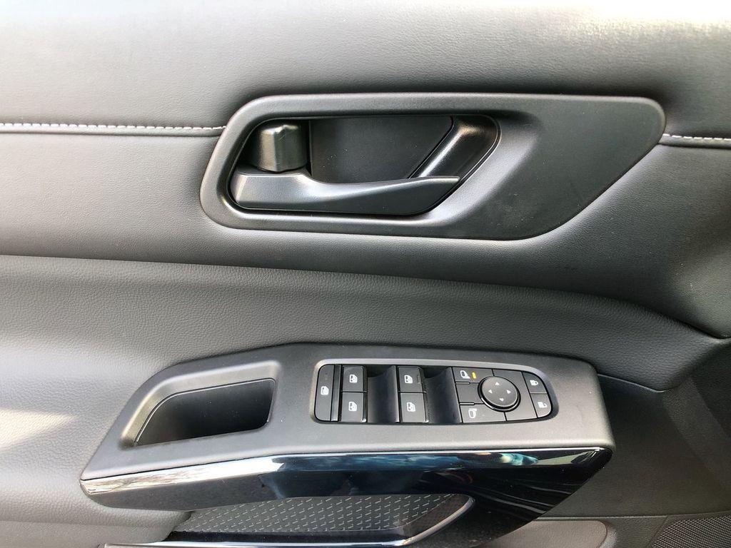 new 2025 Nissan Pathfinder car, priced at $37,375