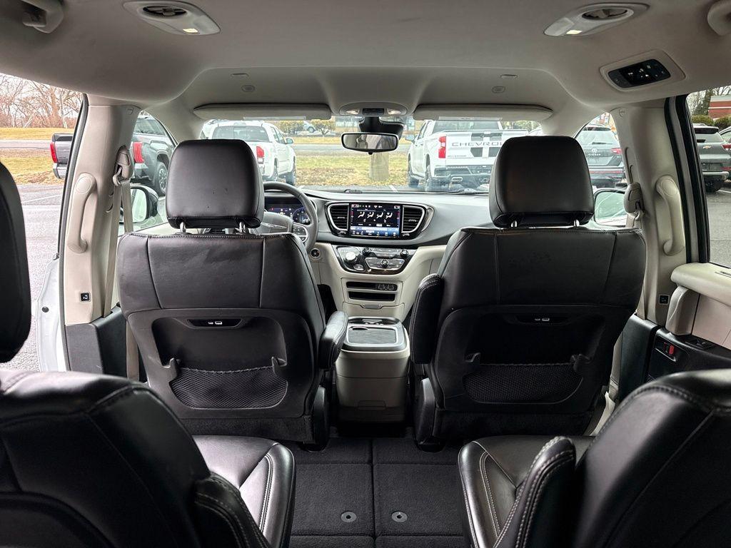 used 2024 Chrysler Pacifica car, priced at $27,942