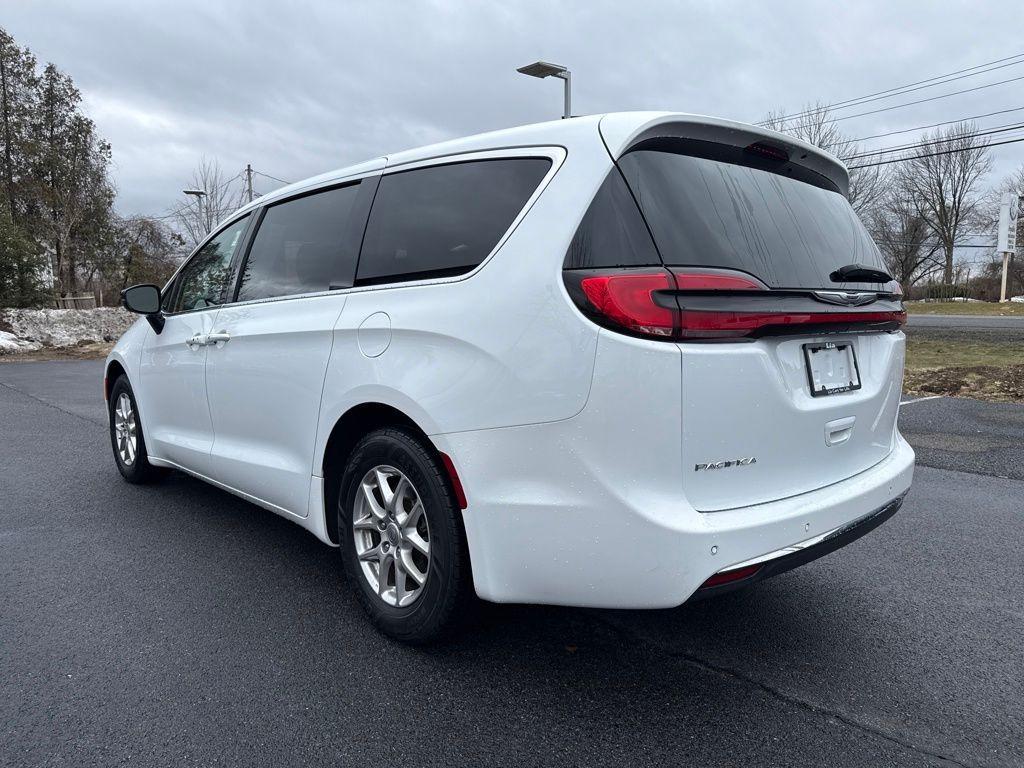 used 2024 Chrysler Pacifica car, priced at $27,942