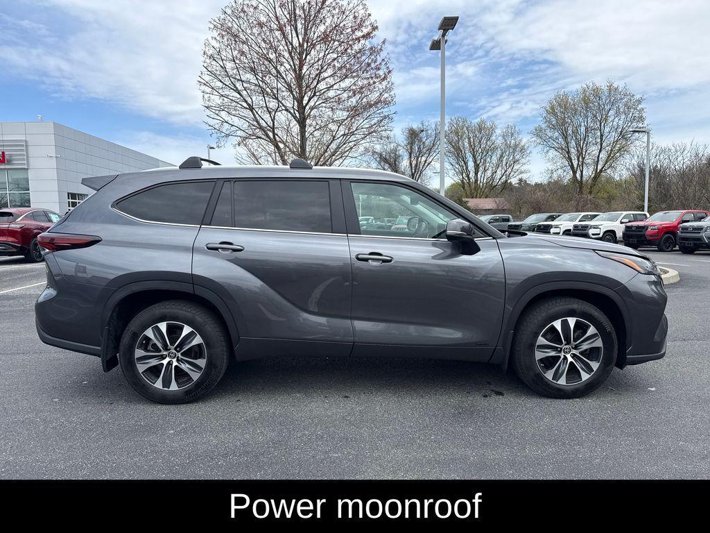 used 2024 Toyota Highlander Hybrid car, priced at $47,942