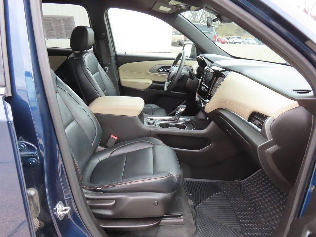 used 2022 Chevrolet Traverse car, priced at $23,480